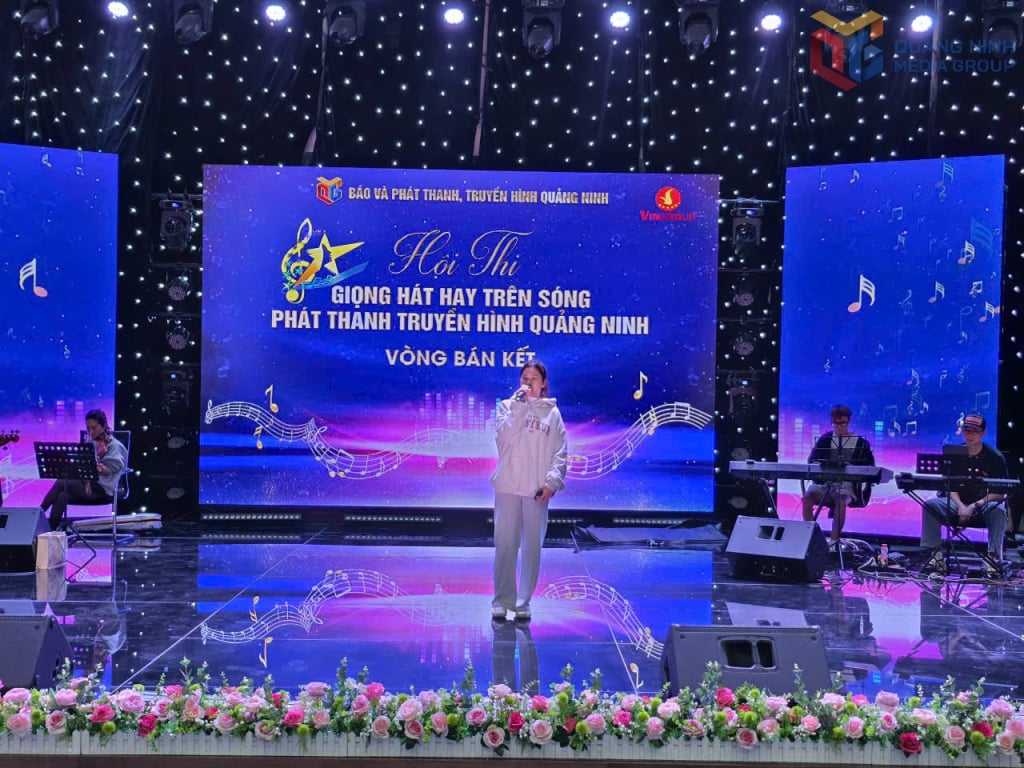 Kandydaci aktywnie ćwiczą z zespołem.