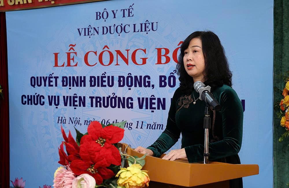 Bộ trưởng Đào Hồng Lan trao quyết định điều động, bổ nhiệm Viện trưởng Viện Dược liệu- Ảnh 2.