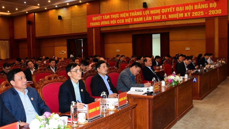 회의에 참석한 대표단.