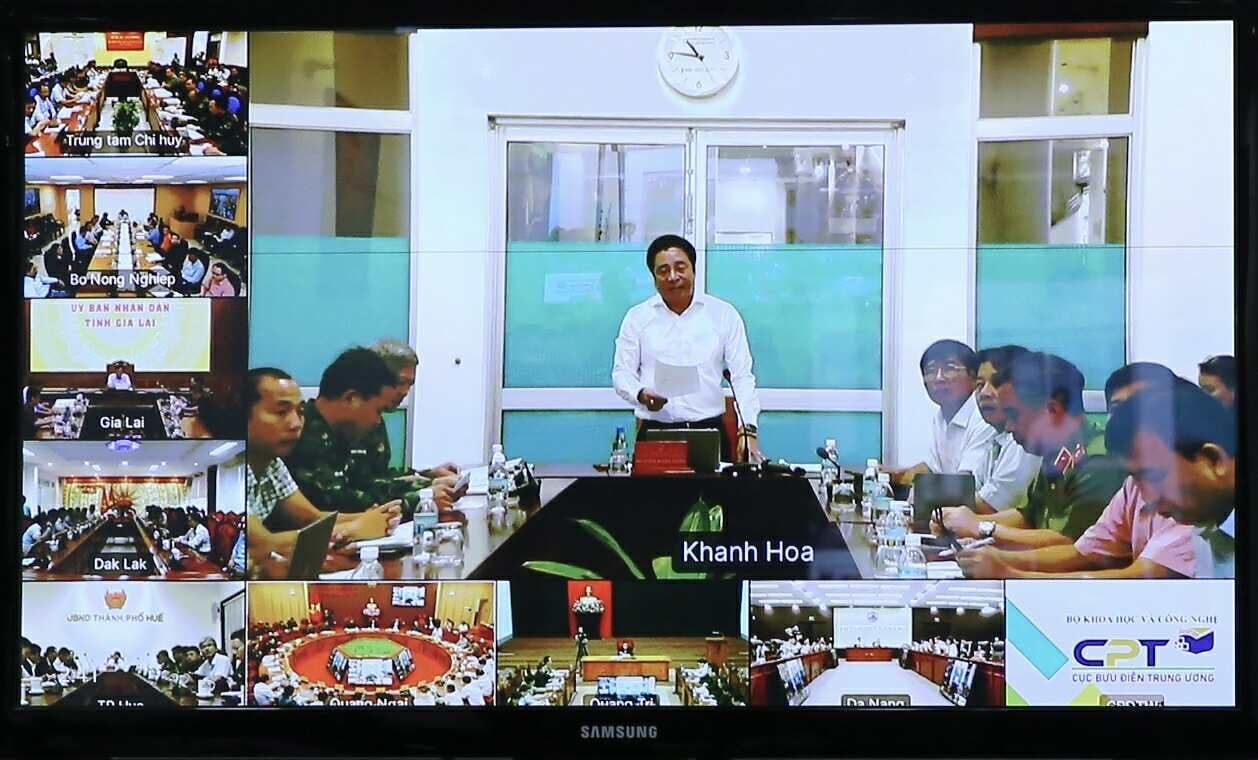 תגובת חירום לסופה מספר 13: כל הכוחות חייבים להיות בתפקיד, כל התוכניות חייבות להיות מוכנות - תמונה 8. Ứng phó khẩn cấp với bão số 13: Mọi lực lượng phải trực chiến, mọi phương án phải sẵn sàng- Ảnh 8.