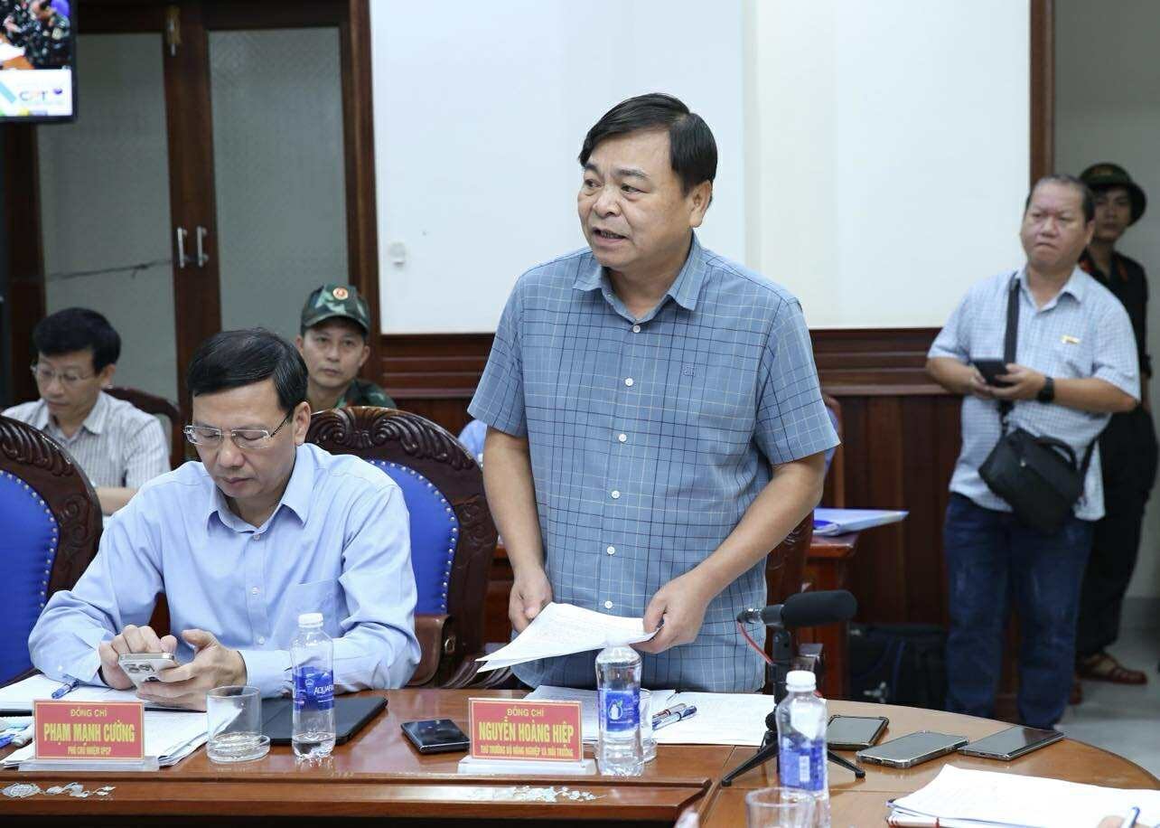 תגובת חירום לסופה מספר 13: כל הכוחות חייבים להיות בתפקיד, כל התוכניות חייבות להיות מוכנות - תמונה 10. Ứng phó khẩn cấp với bão số 13: Mọi lực lượng phải trực chiến, mọi phương án phải sẵn sàng- Ảnh 10.