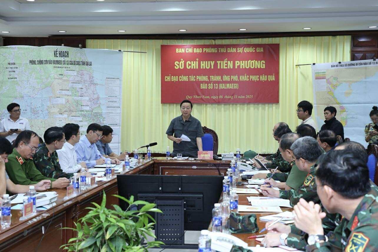 תגובת חירום לסופה מספר 13: כל הכוחות חייבים להיות בתפקיד, כל התוכניות חייבות להיות מוכנות - תמונה 12. Ứng phó khẩn cấp với bão số 13: Mọi lực lượng phải trực chiến, mọi phương án phải sẵn sàng- Ảnh 12.