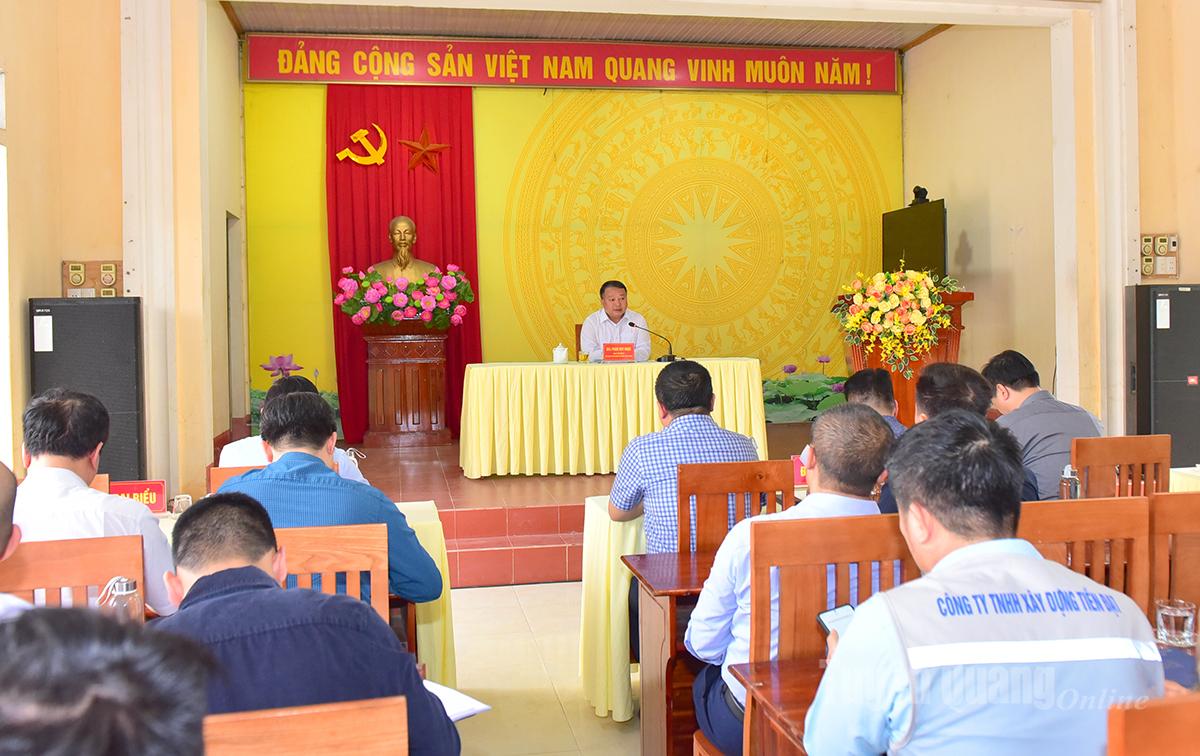 ທ່ານປະທານຄະນະປະຈຳສະພາປະຊາຊົນແຂວງ ຟານຮຸຍງອກ ໄດ້ເປັນປະທານຮ່ວມກັບບັນດາພະແນກ, ສາຂາ ແລະ ຫົວໜ່ວຍທີ່ກ່ຽວຂ້ອງກ່ຽວກັບຄວາມຄືບໜ້າຂອງໂຄງການກໍ່ສ້າງໂຮງໝໍແຂວງ.