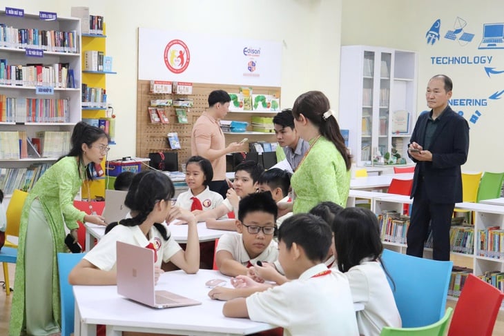 हो ची मिन्ह सिटी के प्राथमिक विद्यालय का सिंगापुर और कोरिया के विद्यालयों के साथ अंतर्राष्ट्रीय आदान-प्रदान है - फोटो 7. Trường tiểu học ở TP.HCM giao lưu quốc tế với các trường Singapore, Hàn Quốc- Ảnh 7.