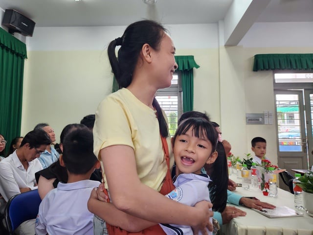 Phụ huynh tiểu học TP.HCM bất ngờ: Trong tiết tiếng Việt có âm nhạc, thể dục - Ảnh 3.