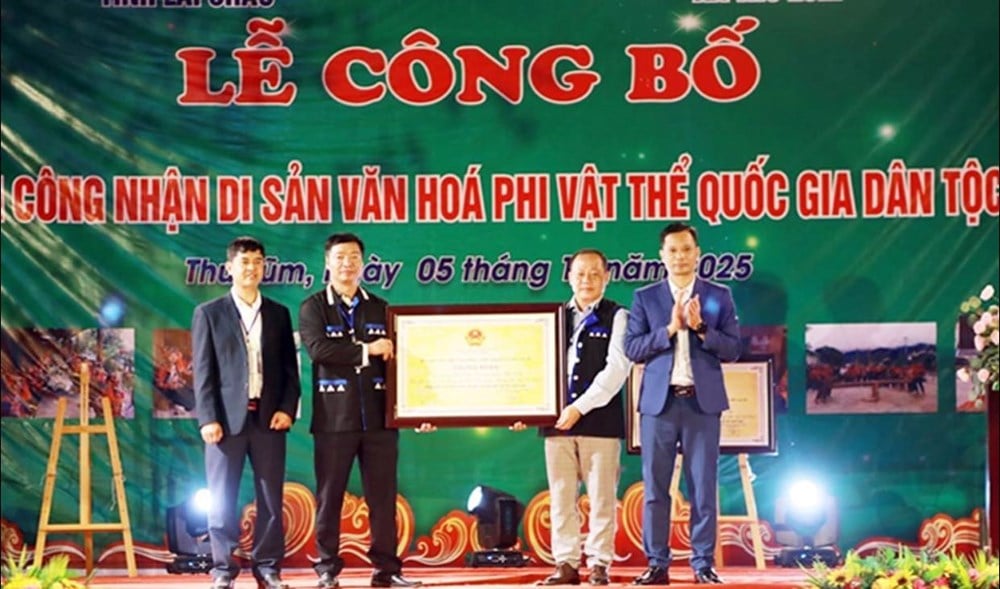 ການສະແດງສິລະປະ “Xoè” ແລະ “Xa Nha Ca” ຂອງຊາວ Ha Nhi ແມ່ນມໍລະດົກວັດທະນະທຳບໍ່ມີຕົວຕົນຂອງຊາດ - ຮູບພາບ 1