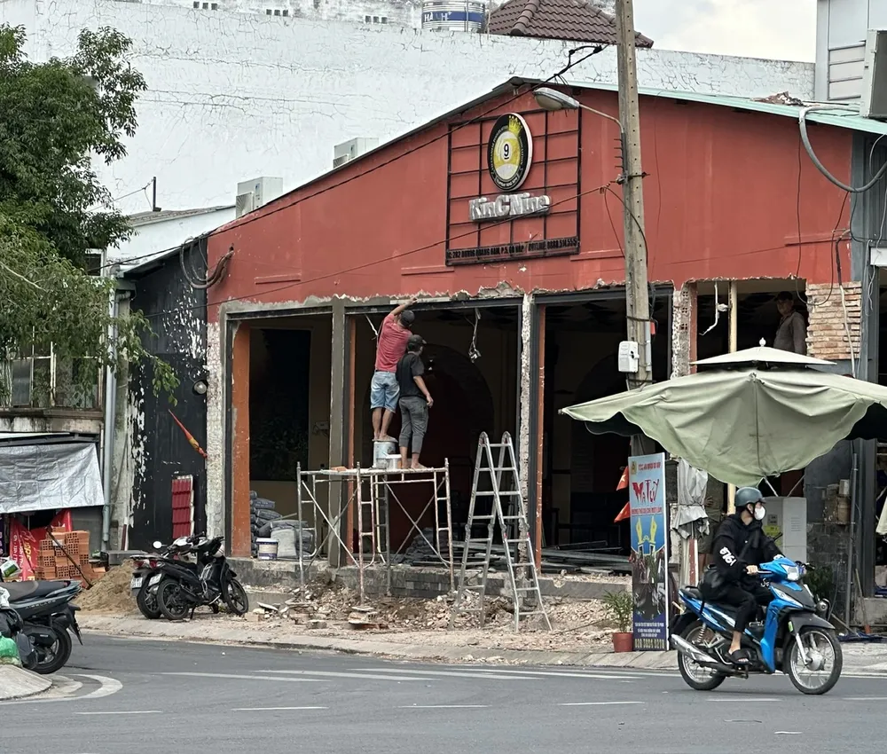 HCMC, An Nhon Bölgesi, Duong Quang Ham Caddesi'nde bir onarım projesi