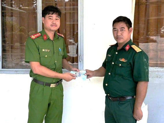 ນາຍພົນ Ha Thong Linh - ຕົວຢ່າງທີ່ເຫລື້ອມໃສກ່ຽວກັບຄວາມຮັບຜິດຊອບແລະຄວາມຊື່ສັດ