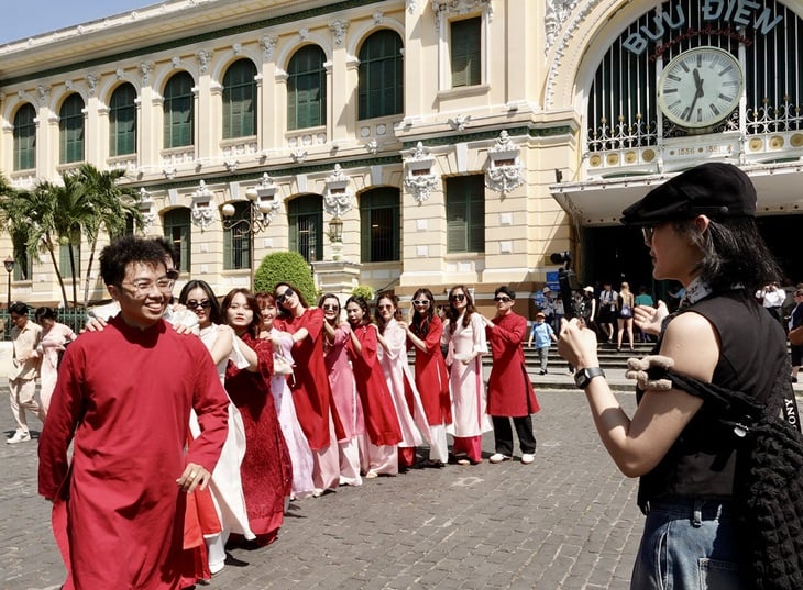 Offisielt forslag om å rangere postkontorbygningen i Ho Chi Minh-byen som en relikvie – bilde 2. Bưu điện TP.HCM - Ảnh 2.