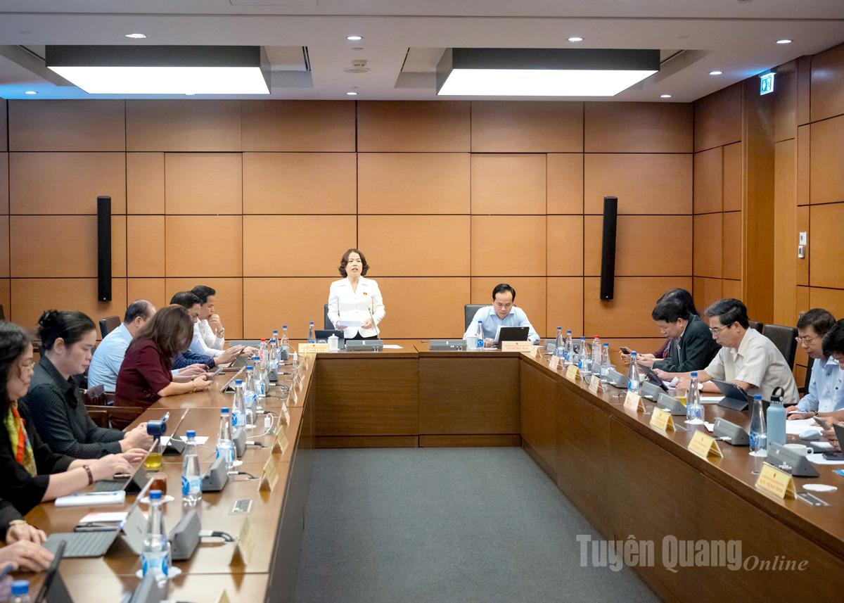 Делегати на груповому обговоренні.