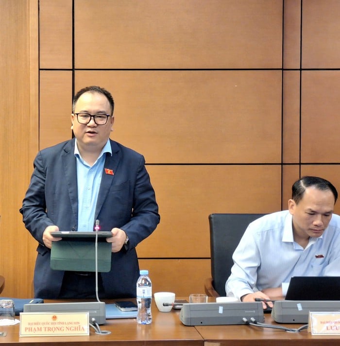 ធានាប្រជាជននៅតំបន់ជួបការលំបាក តំបន់ភ្នំ និងជនជាតិភាគតិច មានលទ្ធភាពទទួលបានបច្ចេកវិទ្យាឌីជីថលស្មើៗគ្នា - រូបថត ២. Đảm bảo người dân vùng khó khăn, miền núi, dân tộc thiểu số được tiếp cận bình đẳng với công nghệ số- Ảnh 2.