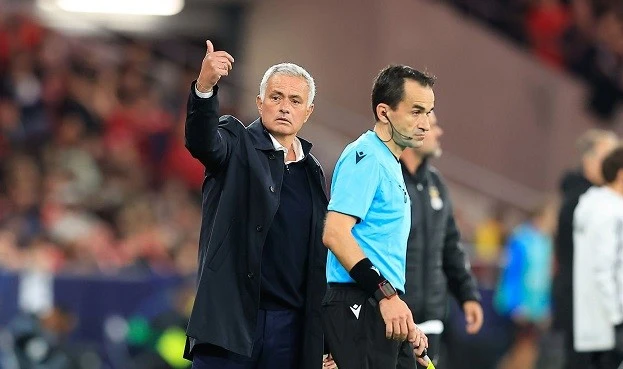 Jose Mourinho nói gì khi thiết lập mạch trận thảm họa ở Champions League?