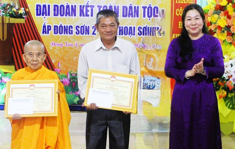 Nasjonal stor enhetsdag på Dong Son 2 Hamlet