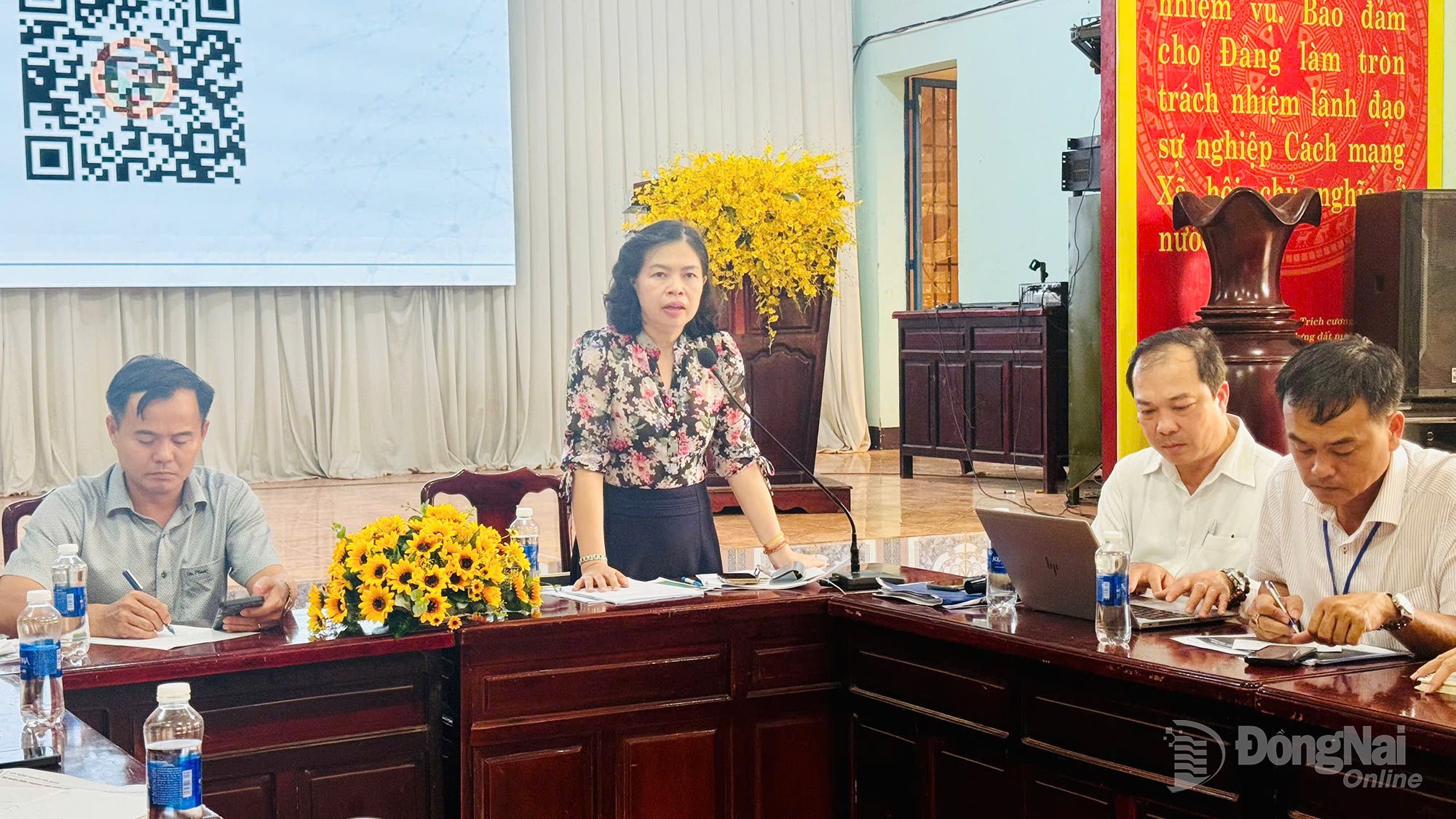 Na workshopu promluvila paní Le Thi Thu Huong, zástupkyně vedoucího oddělení pro záležitosti zemědělců provinční asociace zemědělců. Foto: Hien Luong
