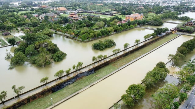 Κατέρρευσε τείχος στην Αυτοκρατορική Ακρόπολη του Χουέ: Το Υπουργείο Πολιτισμού, Αθλητισμού και Τουρισμού ζητά επανεξέταση και ιεράρχηση προτεραιοτήτων για την επισκευή - Φωτογραφία 3. Sập tường trong Hoàng thành Huế: Bộ VH-TT-DL yêu cầu rà soát, ưu tiên khắc phục- Ảnh 3.
