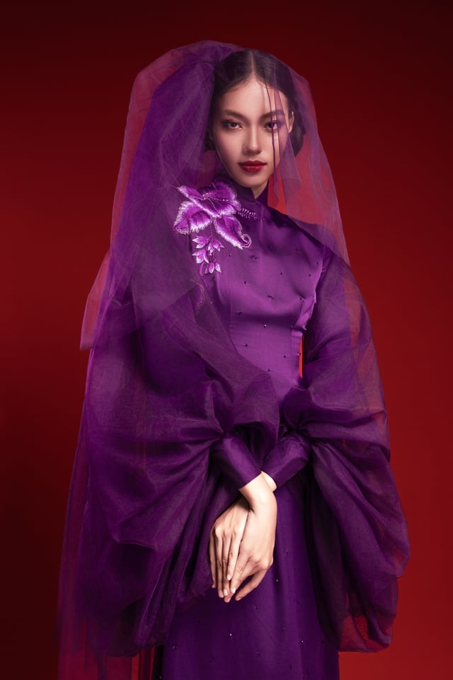 Designer Duc Hung bringer Hue-lilla til verden gjennom en unik ao dai-kolleksjon – Bilde 1. NTK Đức Hùng mang sắc tím Huế ra thế giới qua bộ sưu tập áo dài độc đáo - Ảnh 1.
