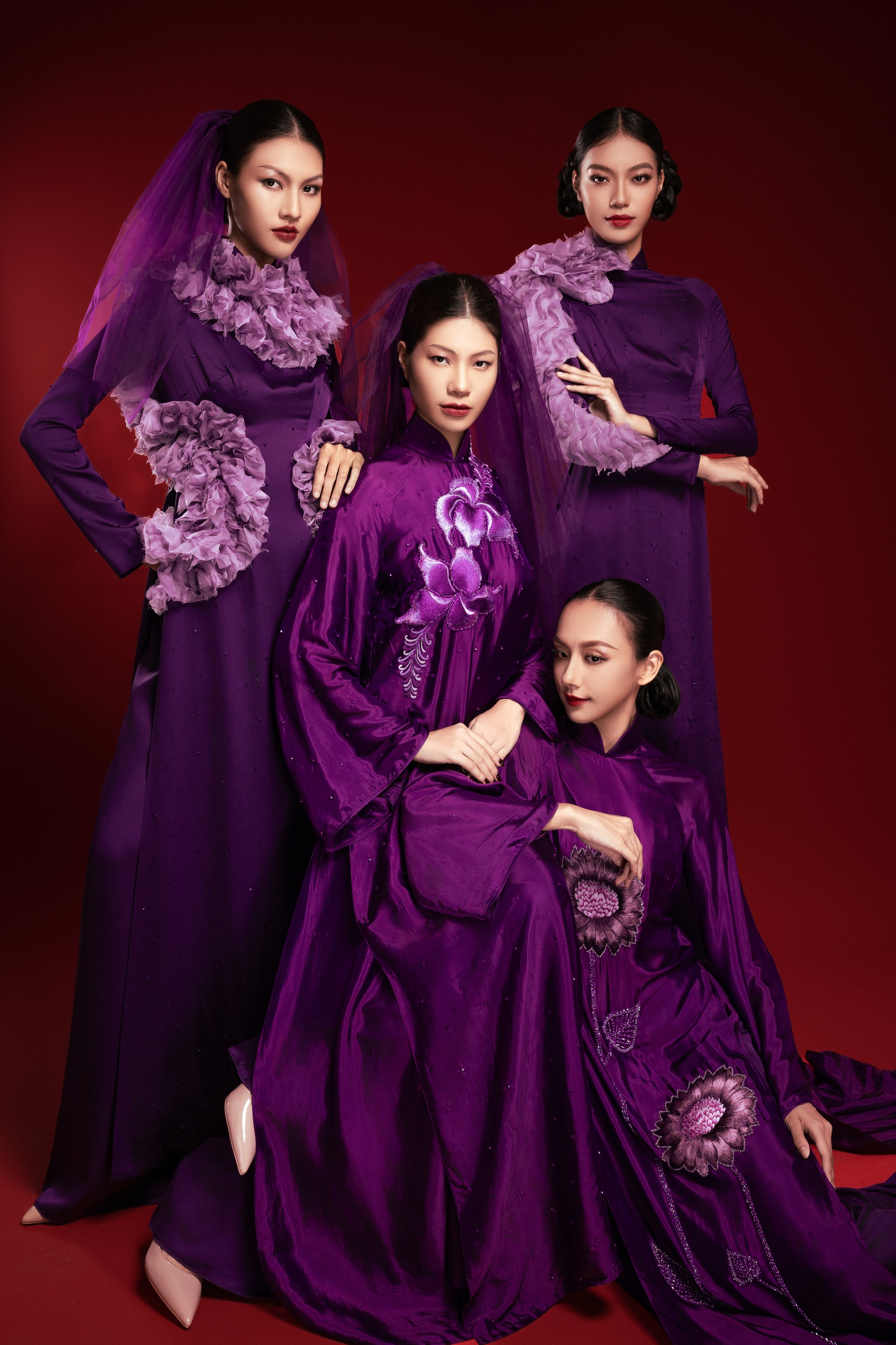 Designer Duc Hungs Ao Dai-kolleksjon «Purple in the Heart of Hue» – Reise fra den gamle hovedstaden til verden – Bilde 6. Bộ sưu tập áo dài 'Tím trong tim Huế' của NTK Đức Hùng - Hành trình từ Cố đô ra thế giới - Ảnh 6.