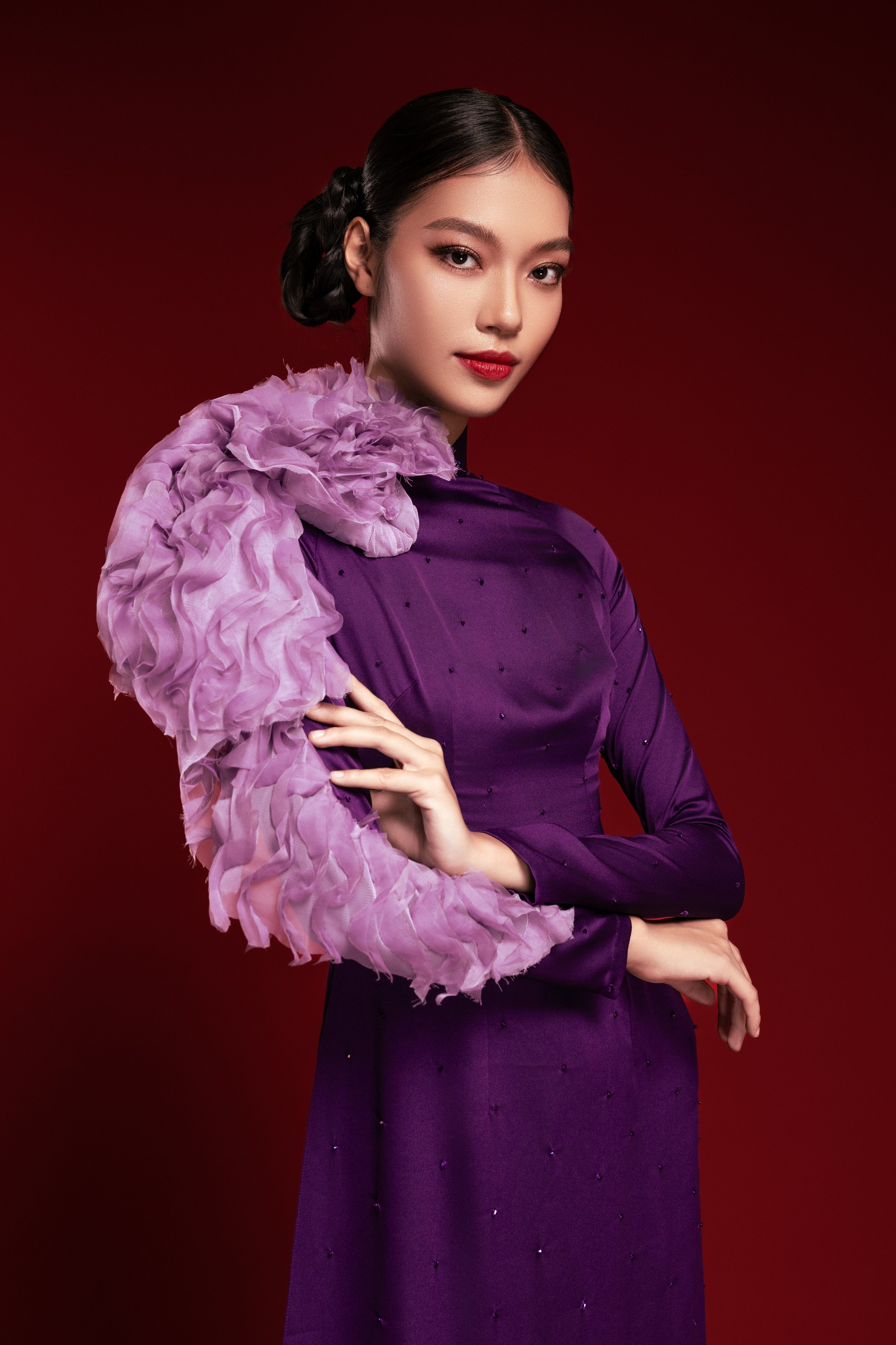 Bộ sưu tập áo dài 'Tím trong tim Huế' của NTK Đức Hùng - Hành trình từ Cố đô ra thế giới  - Ảnh 8.