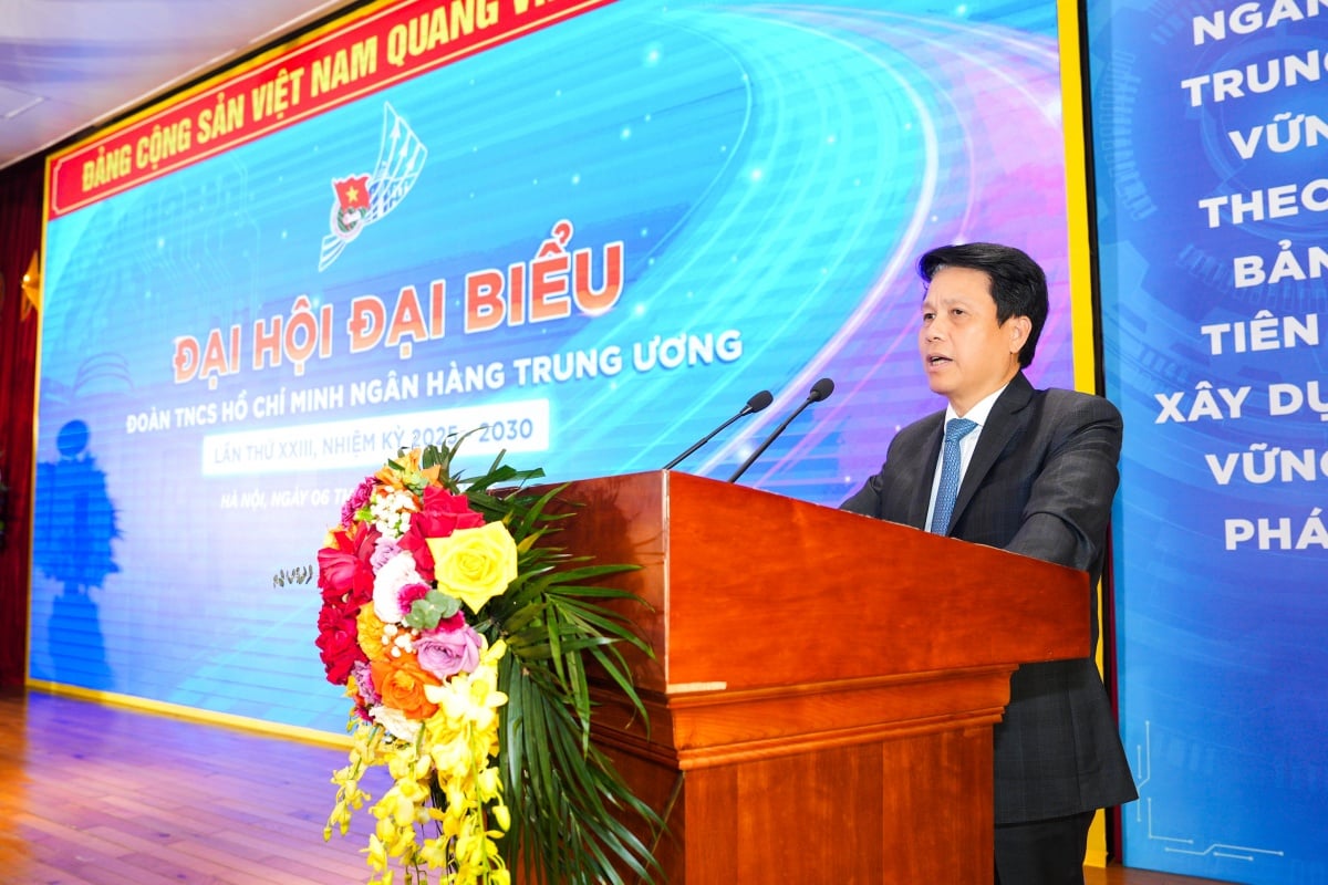 Kongres Ke-13 Kesatuan Belia Komunis Ho Chi Minh Bank Pusat berlangsung dengan jayanya. Đại hội Đại biểu Đoàn TNCS Hồ Chí Minh NHTW lần thứ XIII diễn ra thành công, tốt đẹp