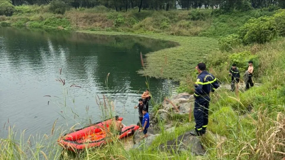 Đã tìm thấy thi thể nạn nhân bị đuối nước ở hồ đá