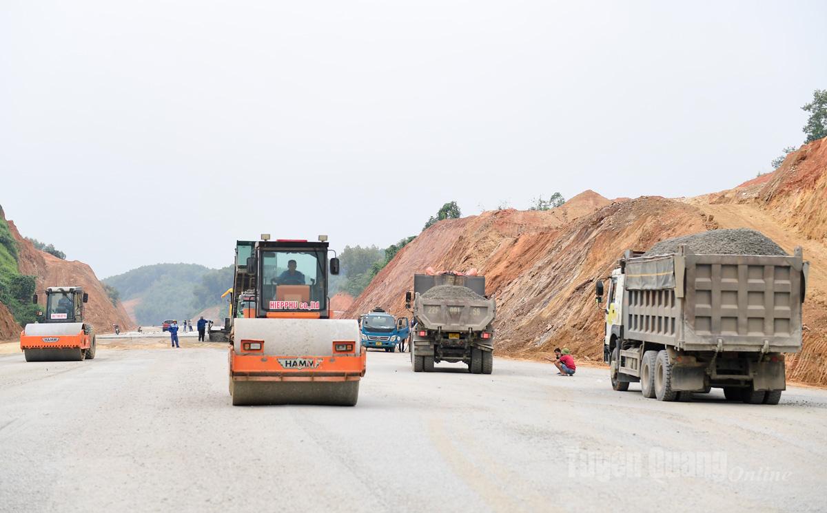 A joint venture entre a Phuc Thanh An Company Limited e a Hiep Phu Company Limited, contratada para o pacote 21, acelera o progresso.