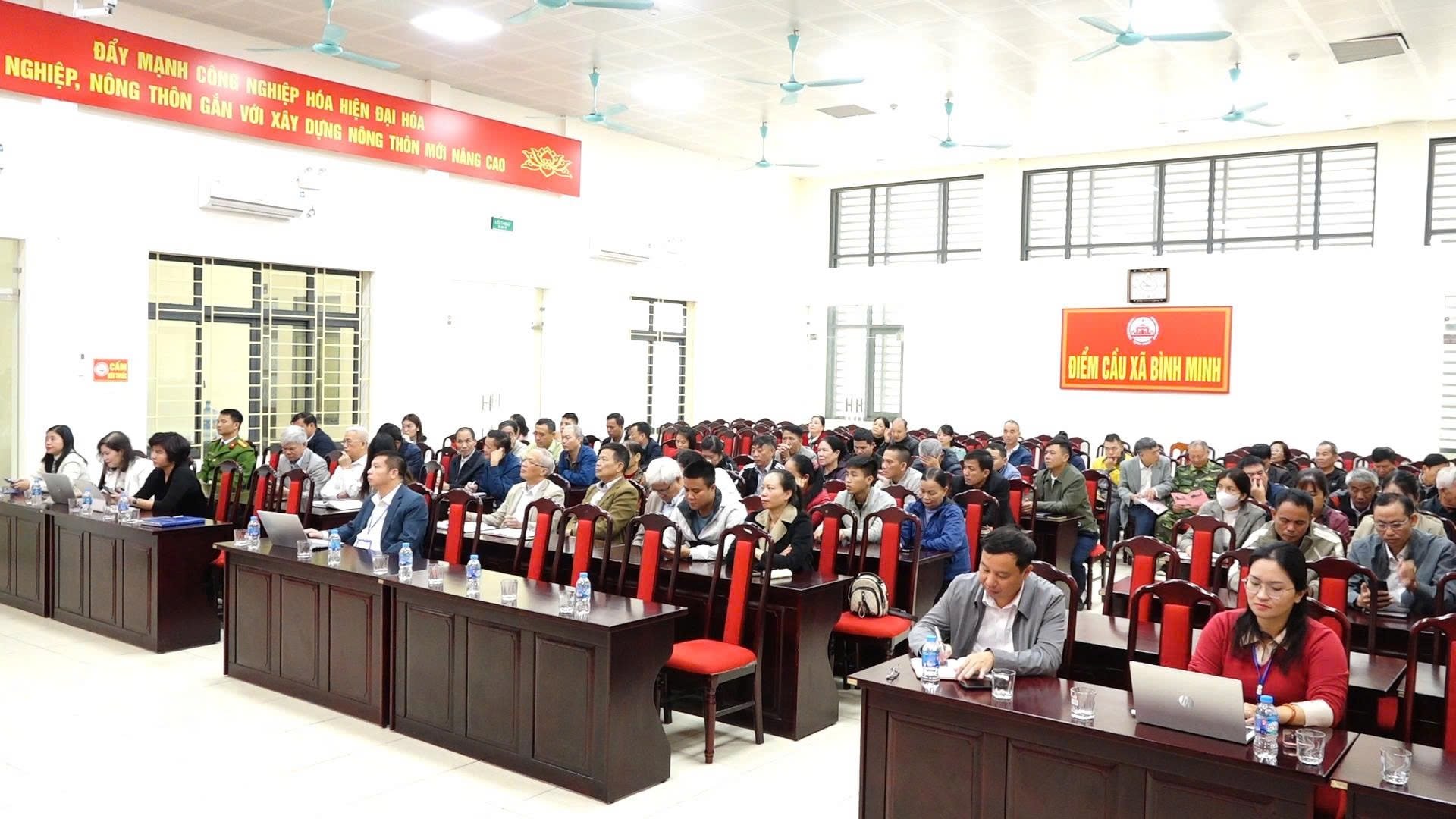 Xã Bình Minh lấy ý kiến Nhân dân qua ứng dụng VNeID đối với dự thảo Văn kiện Đại hội XIV của Đảng- Ảnh 1.