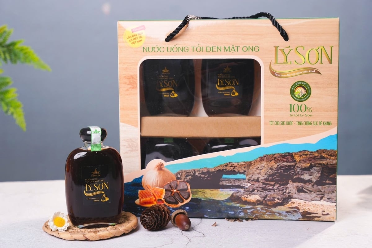 Những sản phẩm được chế biến từ tỏi Lý Sơn hiện đã được nhiều khách hàng trong nước biết đến và sử dụng. Ảnh: L.K.