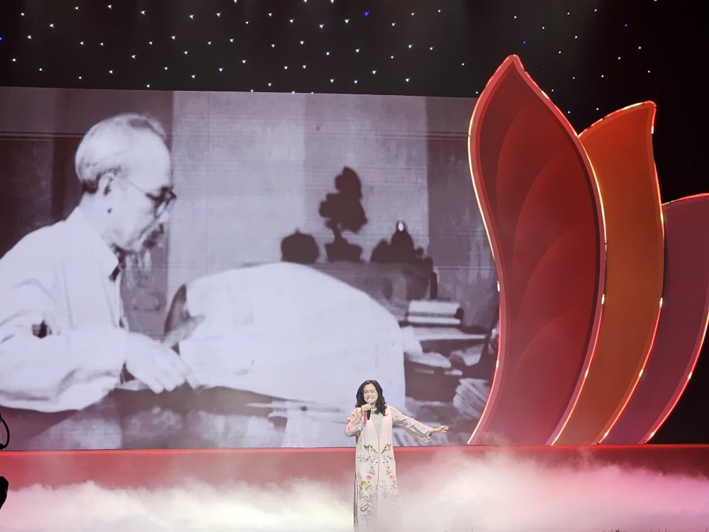 Чествование 95 работ, удостоенных третьей Национальной премии прессы за развитие вьетнамской культуры