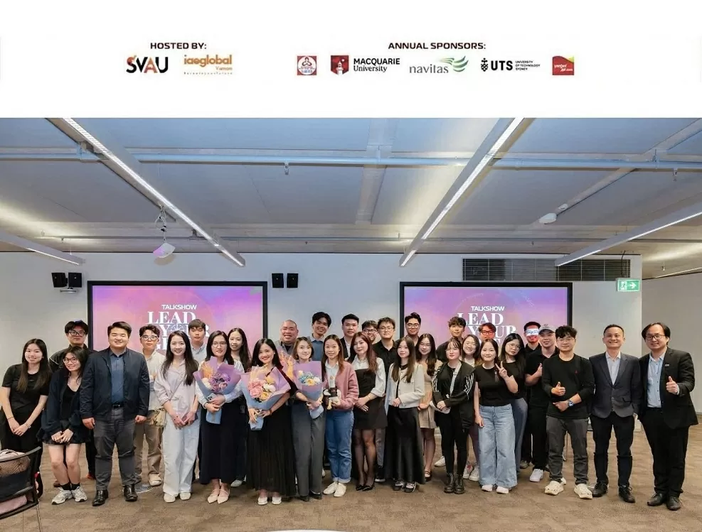 Νέοι Βιετναμέζοι διανοούμενοι στην Αυστραλία συνεισφέρουν ιδέες σε προσχέδια εγγράφων του 14ου Εθνικού Συνεδρίου Trí thức trẻ Việt Nam tại Australia góp ý dự thảo văn kiện Đại hội XIV