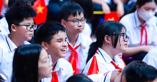 Tiếng Anh thành ngôn ngữ hai trong trường học: Còn nhiều thách thức