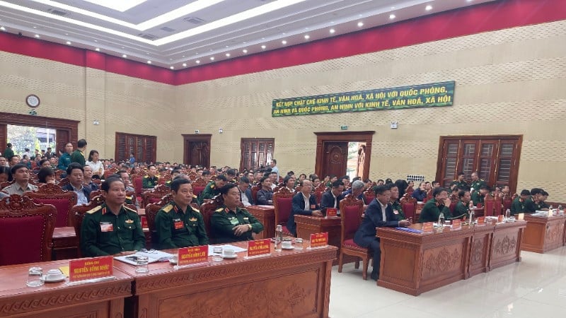 Делегаты присутствуют на церемонии открытия региональных оборонных учений 2025 года.