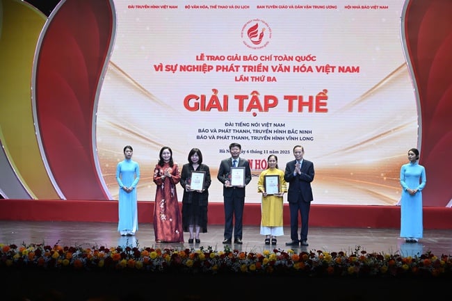 ມອບລາງວັນນັກຂ່າວແຫ່ງຊາດຊຸດທີ 3 “ເພື່ອຈຸດໝາຍພັດທະນາວັດທະນະທຳຫວຽດນາມ” - ຮູບພາບ 5. Vinh danh các tác phẩm xuất sắc tại Giải Báo chí toàn quốc “Vì sự nghiệp phát triển Văn hóa Việt Nam” lần thứ Ba - Ảnh 5.