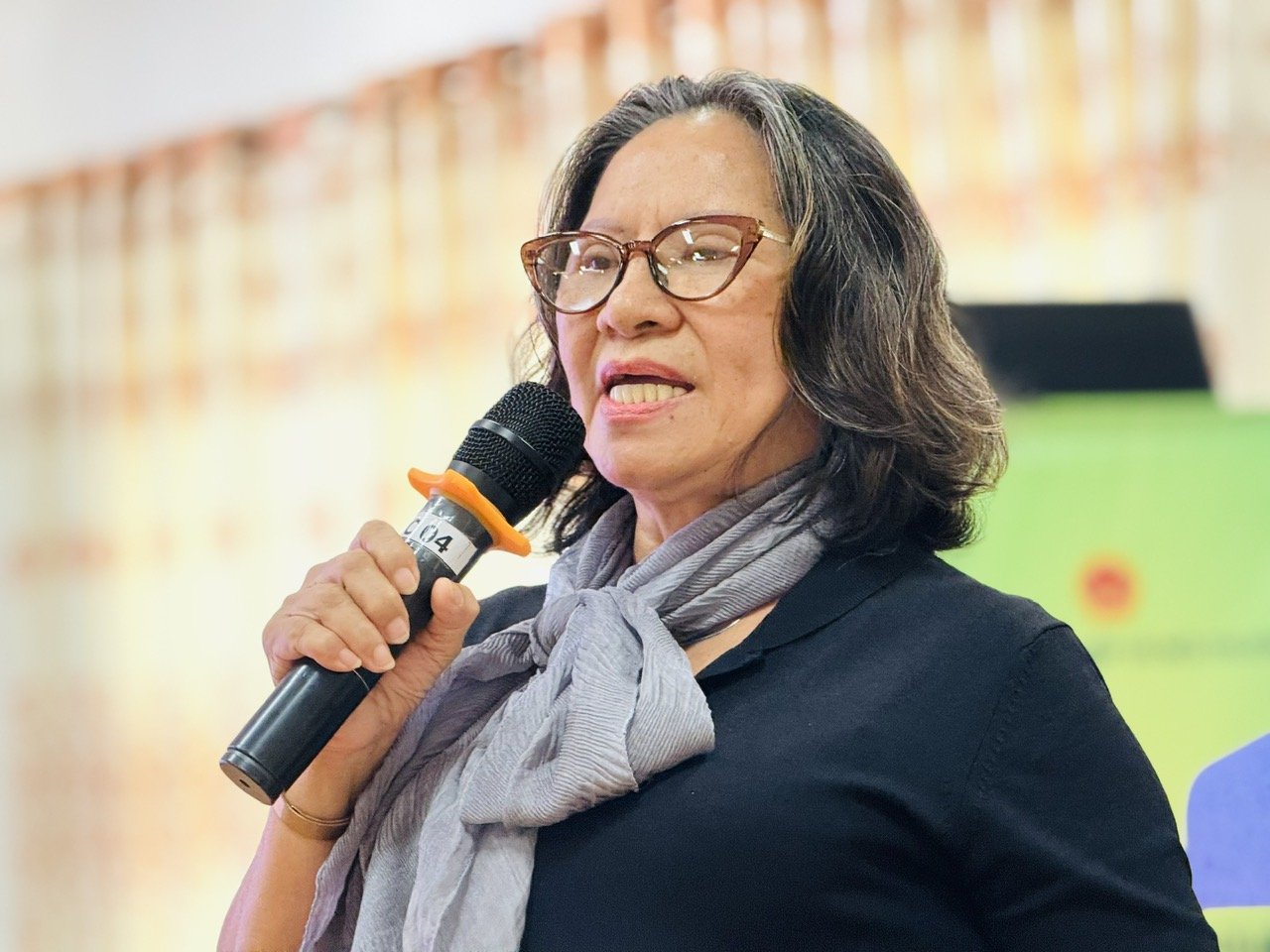 Mevrouw Nguyen Thi Kim Thanh, voorzitter van de Vietnamese Kokosnootvereniging, deelde haar ervaringen tijdens het forum. Foto: Le Hoang Vu. Bà Nguyễn Thị Kim Thanh, Chủ tịch Hiệp hội Dừa Việt Nam, chia sẻ tại diễn đàn. Ảnh: Lê Hoàng Vũ.