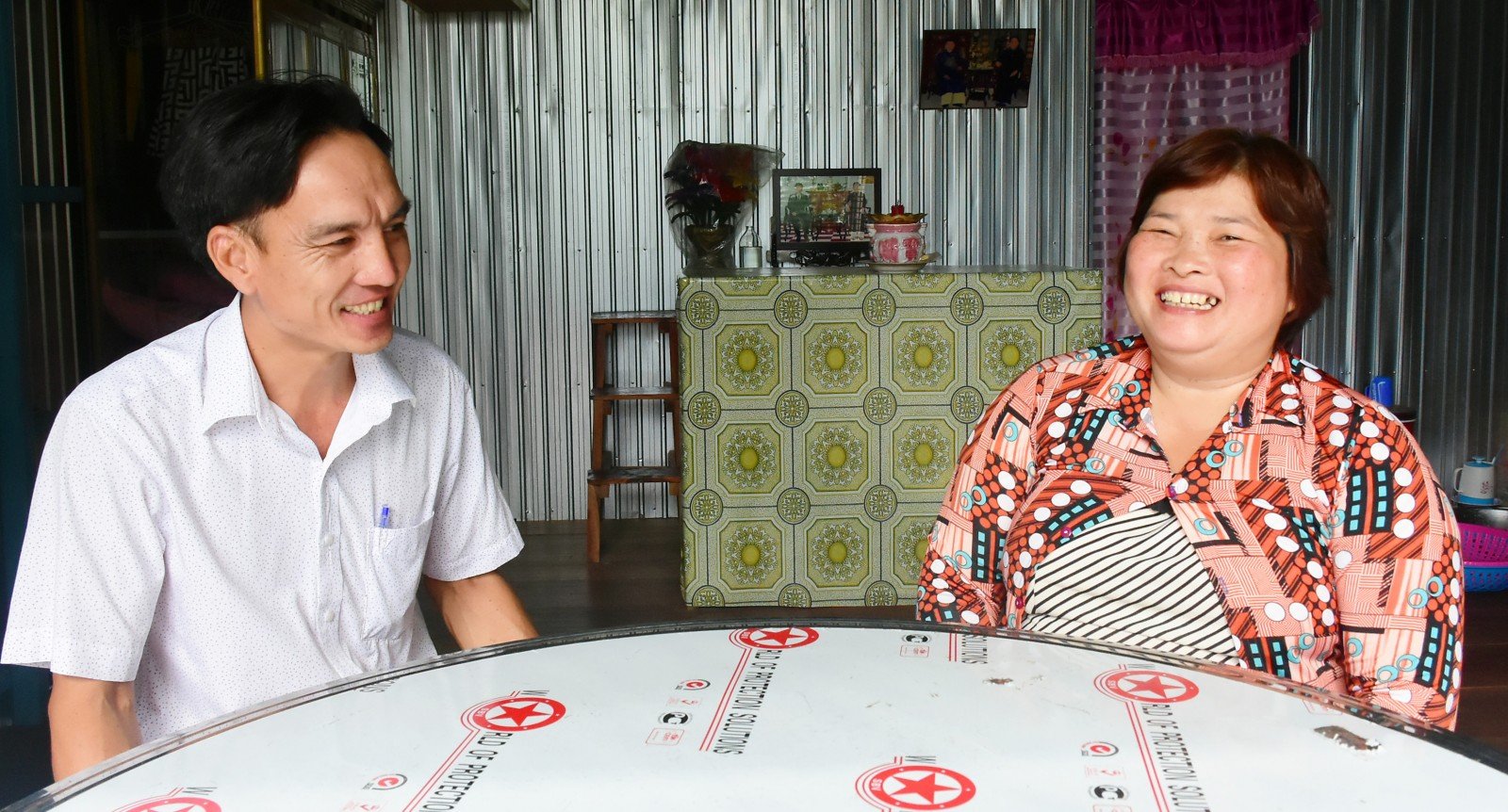 لوگ مانتے ہیں، لوگ پیروی کرتے ہیں۔