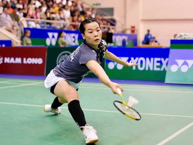 Jadwal turnamen bulu tangkis Korea hari ini: Nguyen Thuy Linh memburu tiket semifinal - Foto 1. Lịch thi đấu giải cầu lông Hàn Quốc hôm nay: Nguyễn Thùy Linh săn vé bán kết- Ảnh 1.
