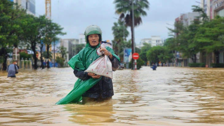 Weather today 11/07: Thanh Hoa to Lam Dong very heavy rain after storm