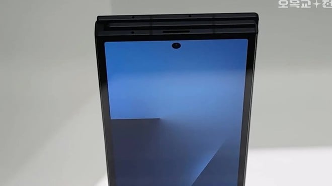 Hình ảnh rõ nét Galaxy Z TriFold khiến dân công nghệ phát sốt - Ảnh 1.