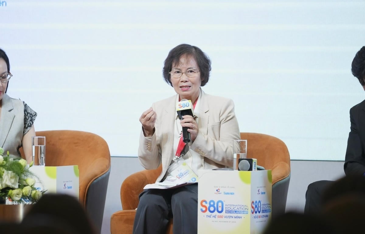 Mevrouw Nguyen Thuy Hong, voormalig adjunct-directeur van de afdeling Leraren (Ministerie van Onderwijs en Opleiding), hield een toespraak tijdens het evenement.