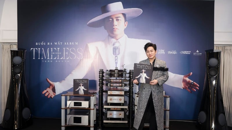 Penyanyi Tung Duong mengeluarkan album vinil sulungnya