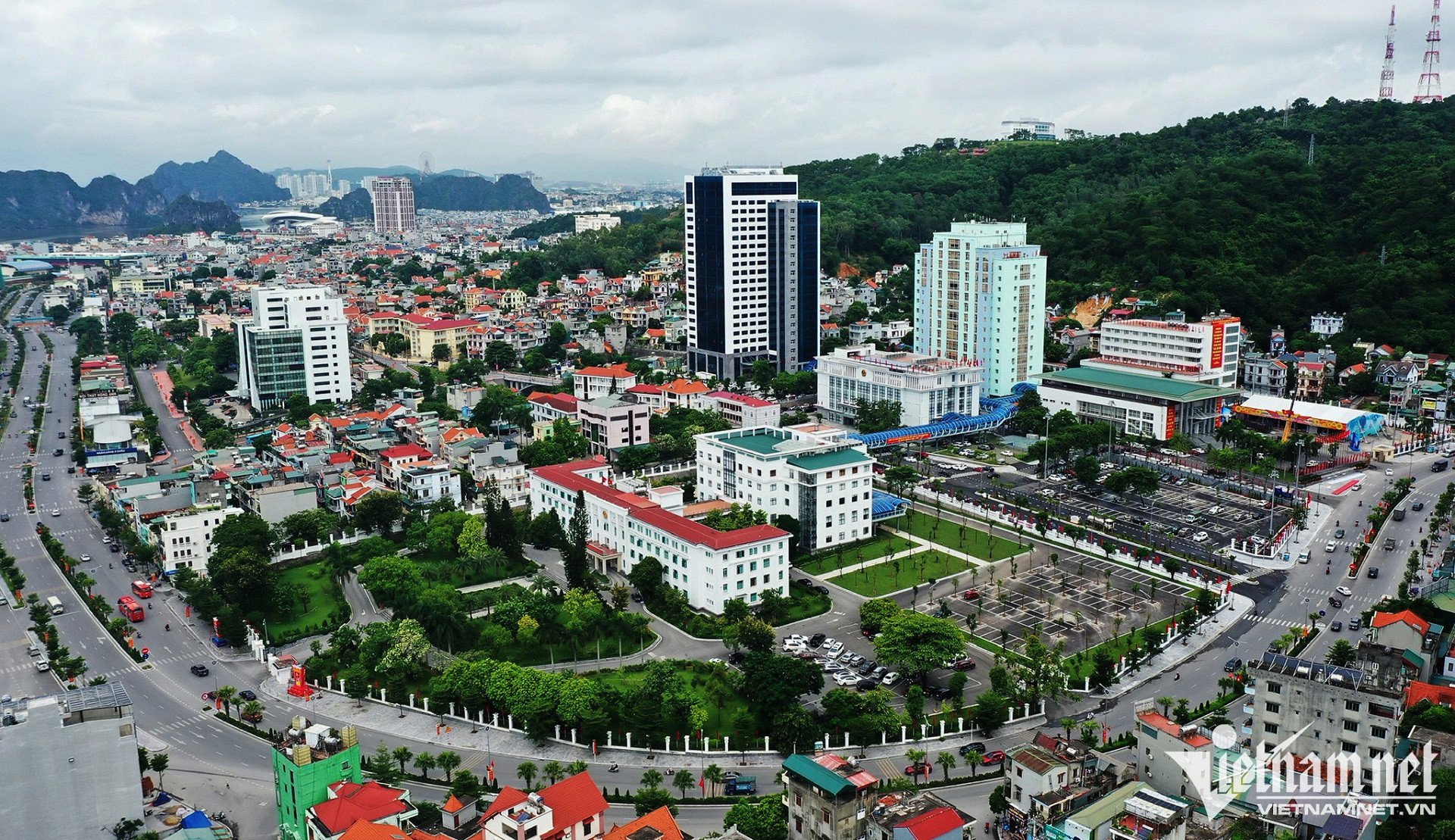 Ha Long Ava 1077.jpg