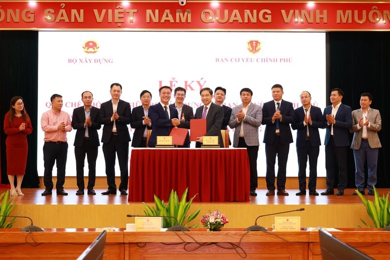 Byggministeriet och regeringens krypteringskommitté samordnar informationssäkerhet och dataskydd - Foto 1. Bộ Xây dựng và Ban Cơ yếu Chính phủ phối hợp bảo mật thông tin và an toàn dữ liệu- Ảnh 1.