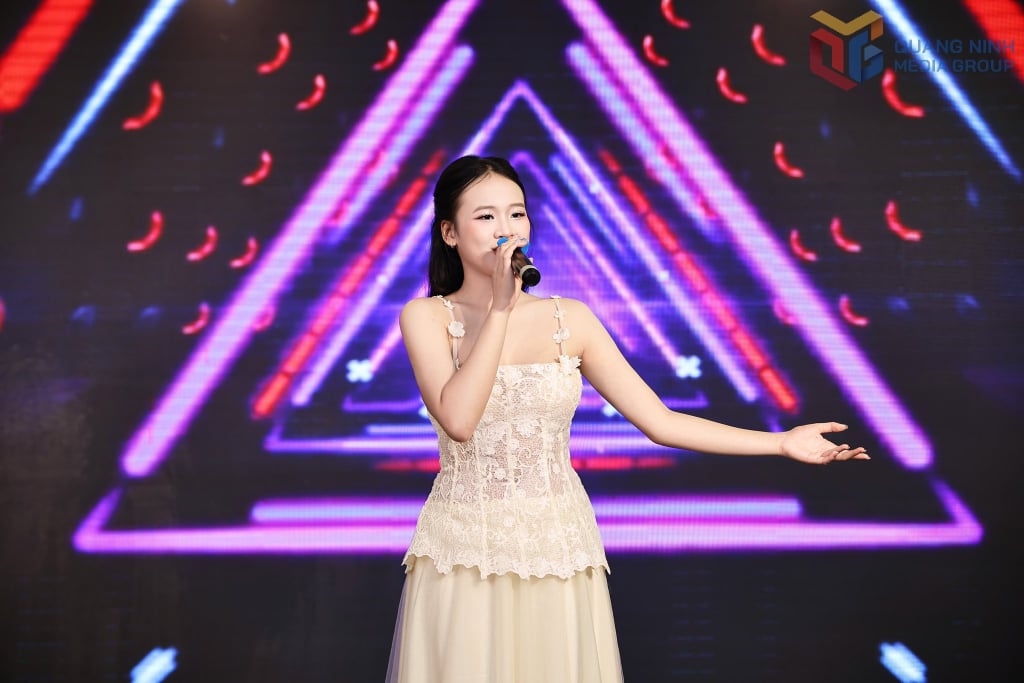 Nguyen Thuy Hai Anh på musikscenen.