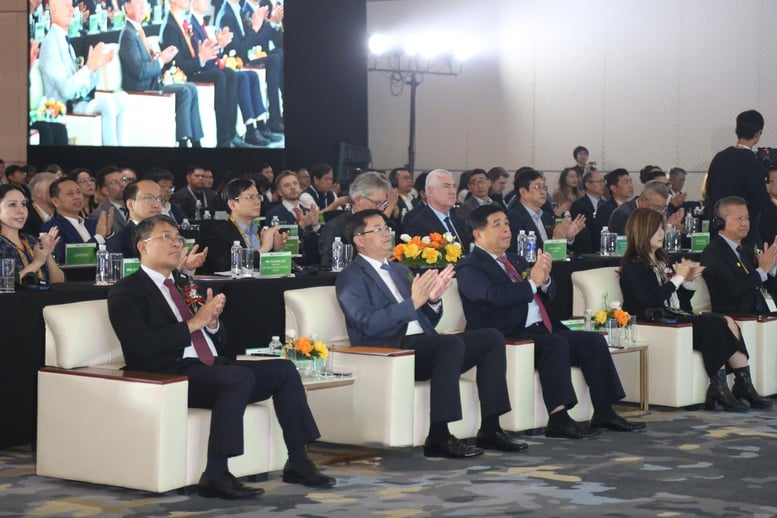 Opening van Vietnams grootste internationale tentoonstelling op het gebied van halfgeleiders - Foto 2.