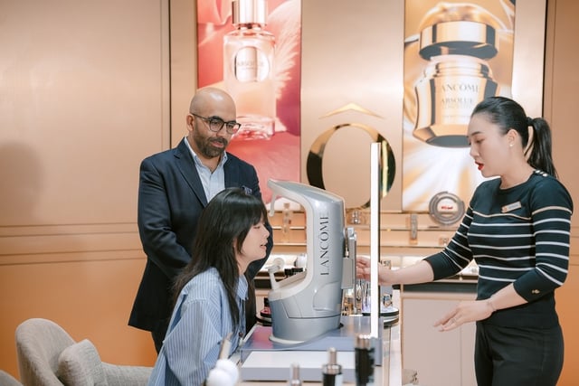 L'Oréal soll die Transformation der vietnamesischen Schönheitsindustrie vorantreiben – Foto 2. Để L'Oréal thúc đẩy sự chuyển mình của ngành làm đẹp Việt Nam- Ảnh 2.