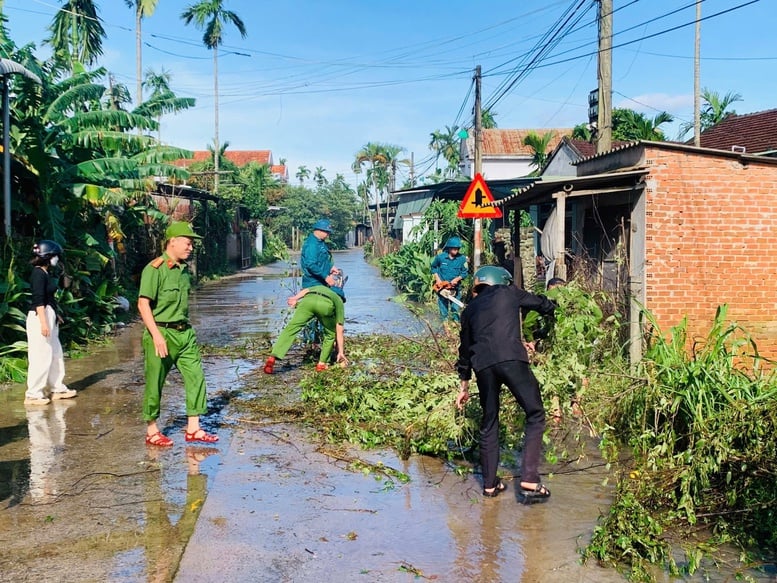 Чотири допоміжні командні пункти були активовані в ключових районах Куангнгай - Фото 3. Bốn sở chỉ huy bổ trợ được kích hoạt tại các địa bàn xung yếu ở Quảng Ngãi- Ảnh 3.