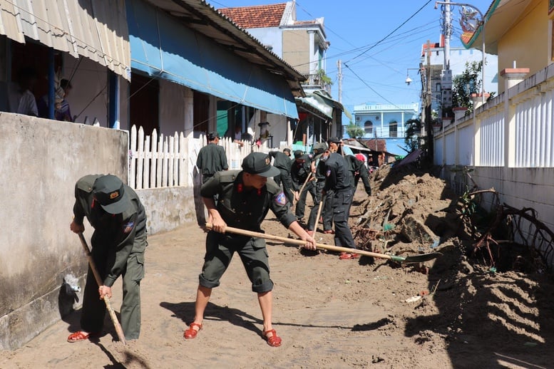 Чотири допоміжні командні пункти були активовані в ключових районах Куангнгай - Фото 5. Bốn sở chỉ huy bổ trợ được kích hoạt tại các địa bàn xung yếu ở Quảng Ngãi- Ảnh 5.