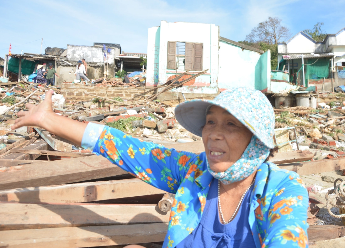 칼매기 폭풍에서 돌아오던 어촌 주민들은 집이 어디에도 없어진 것을 보고 큰 충격을 받았습니다. - 사진 6.