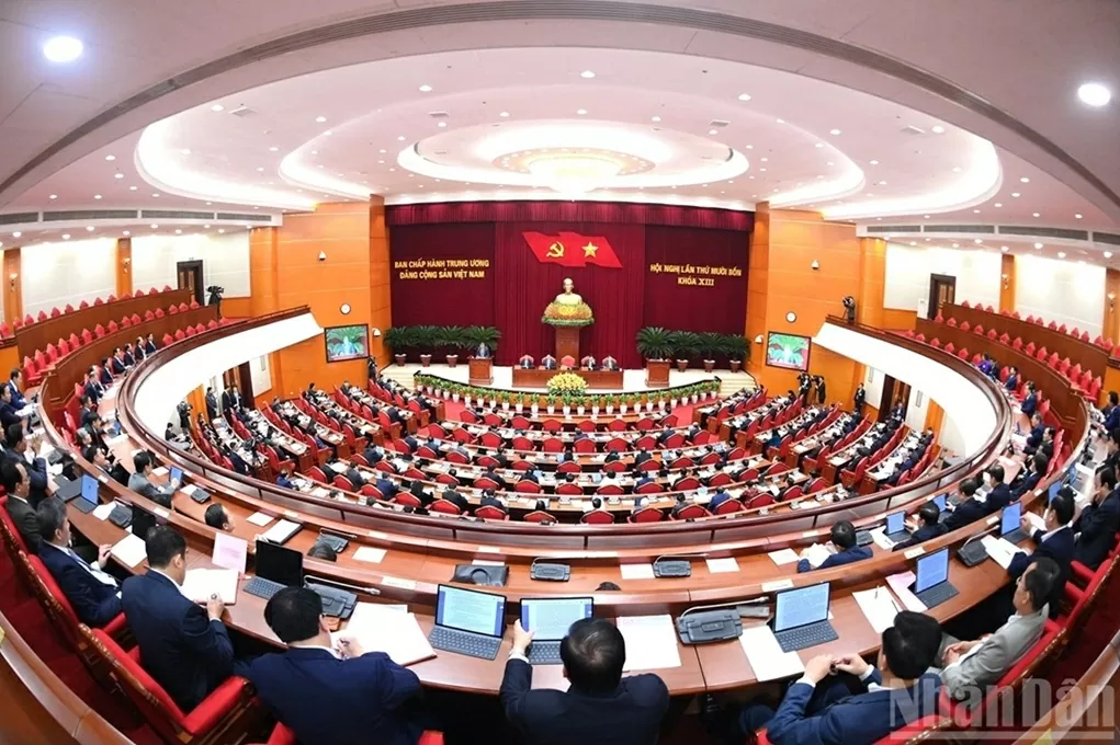 쩐 시 탄(Tran Sy Thanh) 씨가 제13대 중앙검사위원회 위원장으로 선출되었습니다. Ông Trần Sỹ Thanh được bầu giữ chức Chủ nhiệm Ủy ban Kiểm tra Trung ương khóa XIII