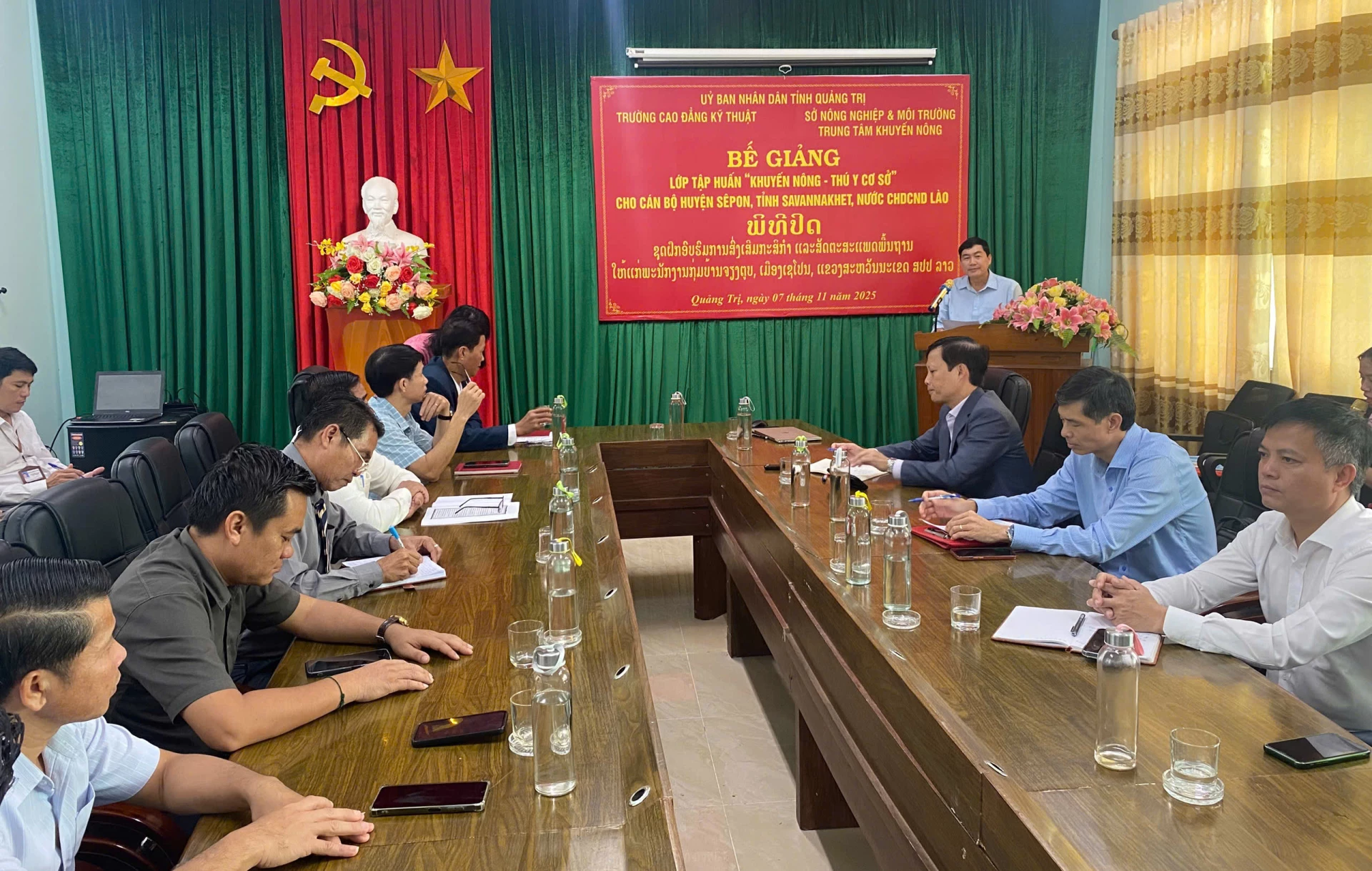 Panorama da cerimônia de encerramento do curso de treinamento - Foto: Minh Tri