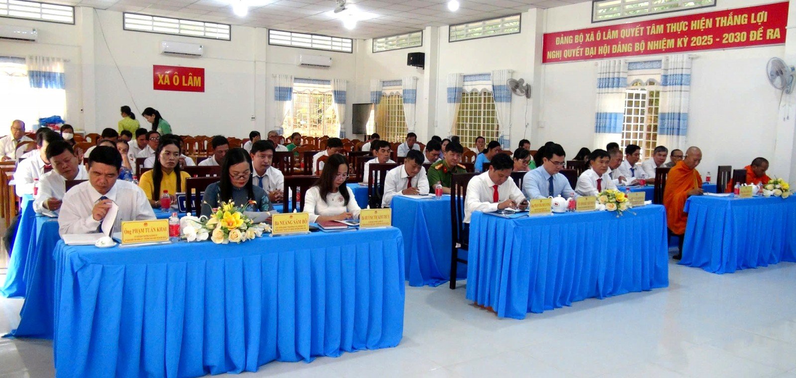 O Lam kommunes folkeråd vedtok ni resolusjoner på den tredje sesjonen